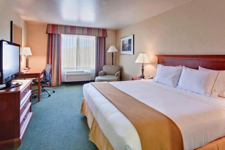 Holiday Inn Express Tehachapi By Ihg Exterior foto