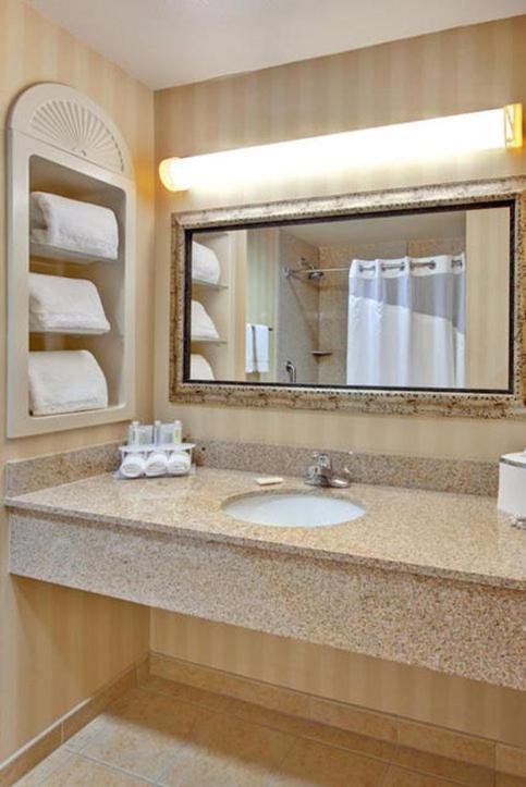 Holiday Inn Express Tehachapi By Ihg Exterior foto
